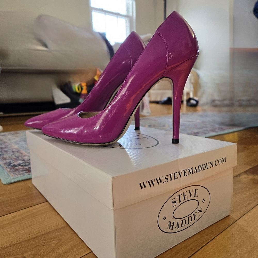 Steve Madden 4 Inch Fuchsia Heels Size 8.5